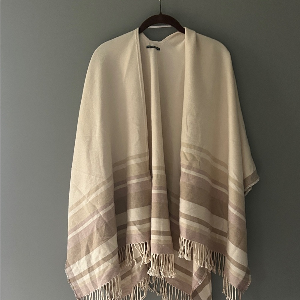 Abercrombie & Fitch Cream and Tan Fringe Shawl